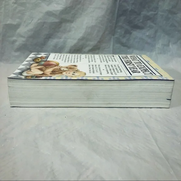 What to Expect the First Year, A Softcover Parenting Self Help Book - Picture 6 of 7